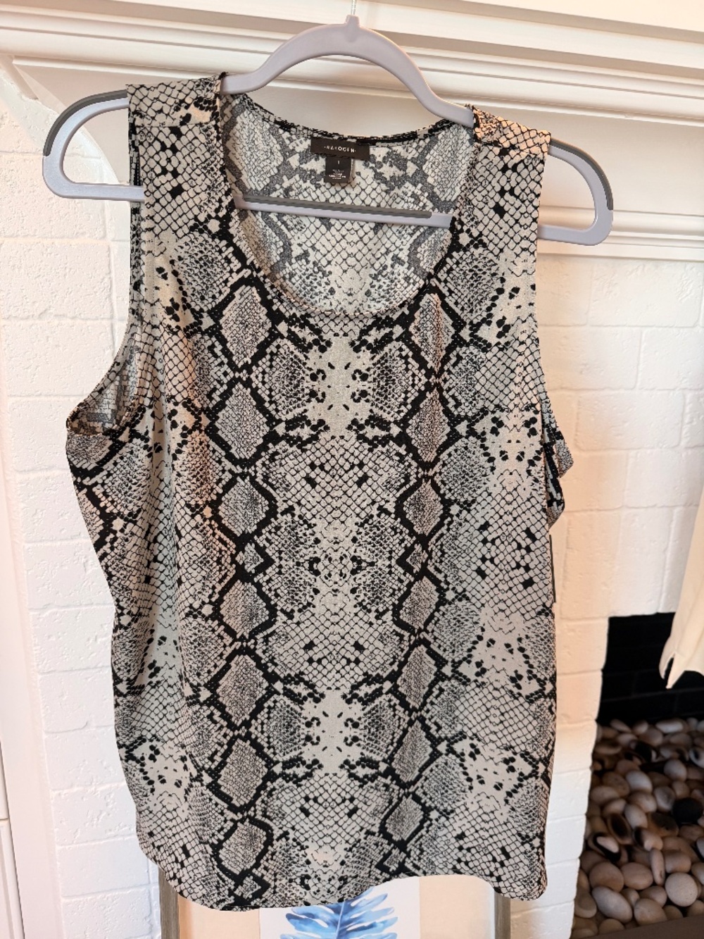 NWT Halogen sleeveless tank, size L.